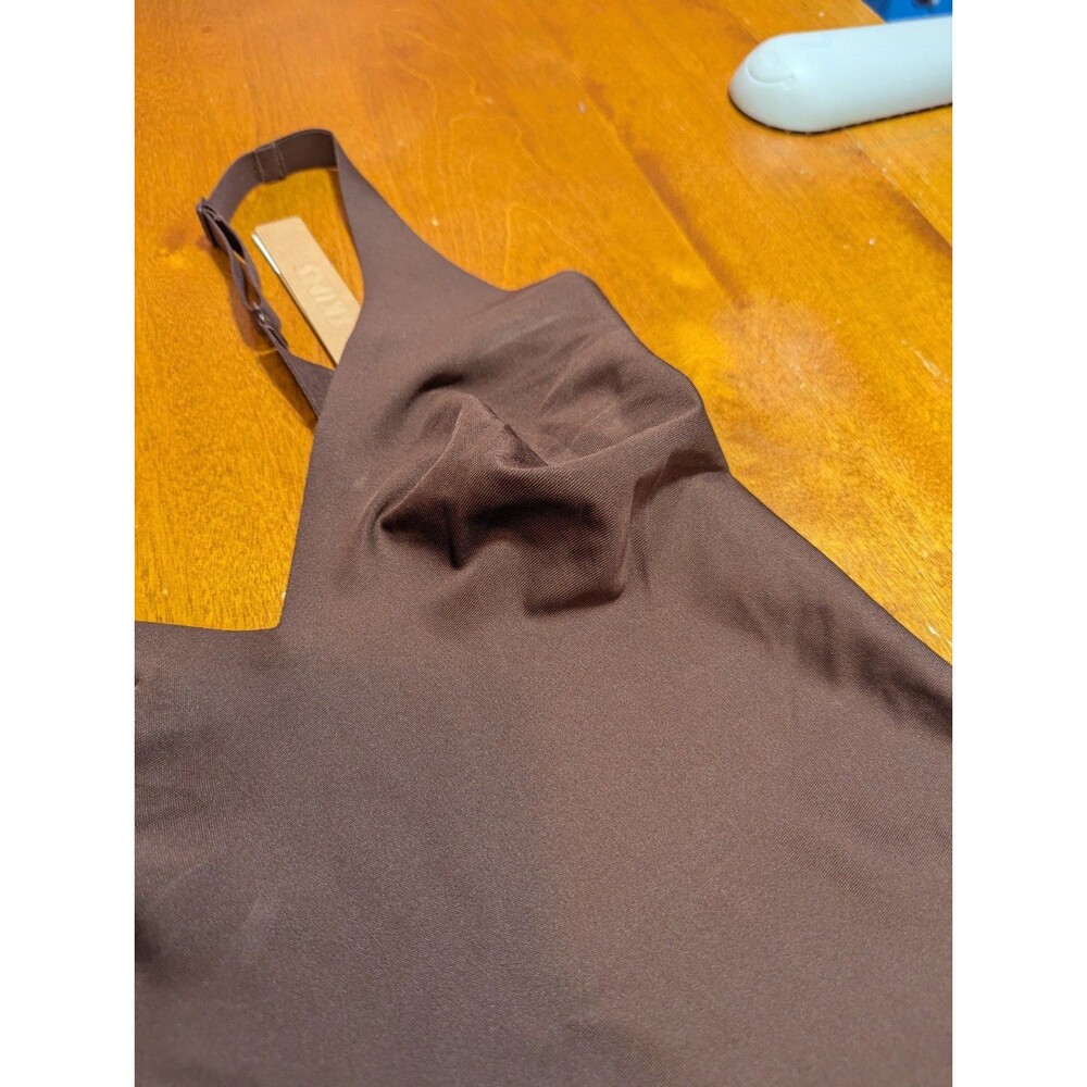 SKIMS Body Plunge Bodysuit Cocoa Brown Size M Medium NWT Nordstrom $88 - Picture 3 of 7